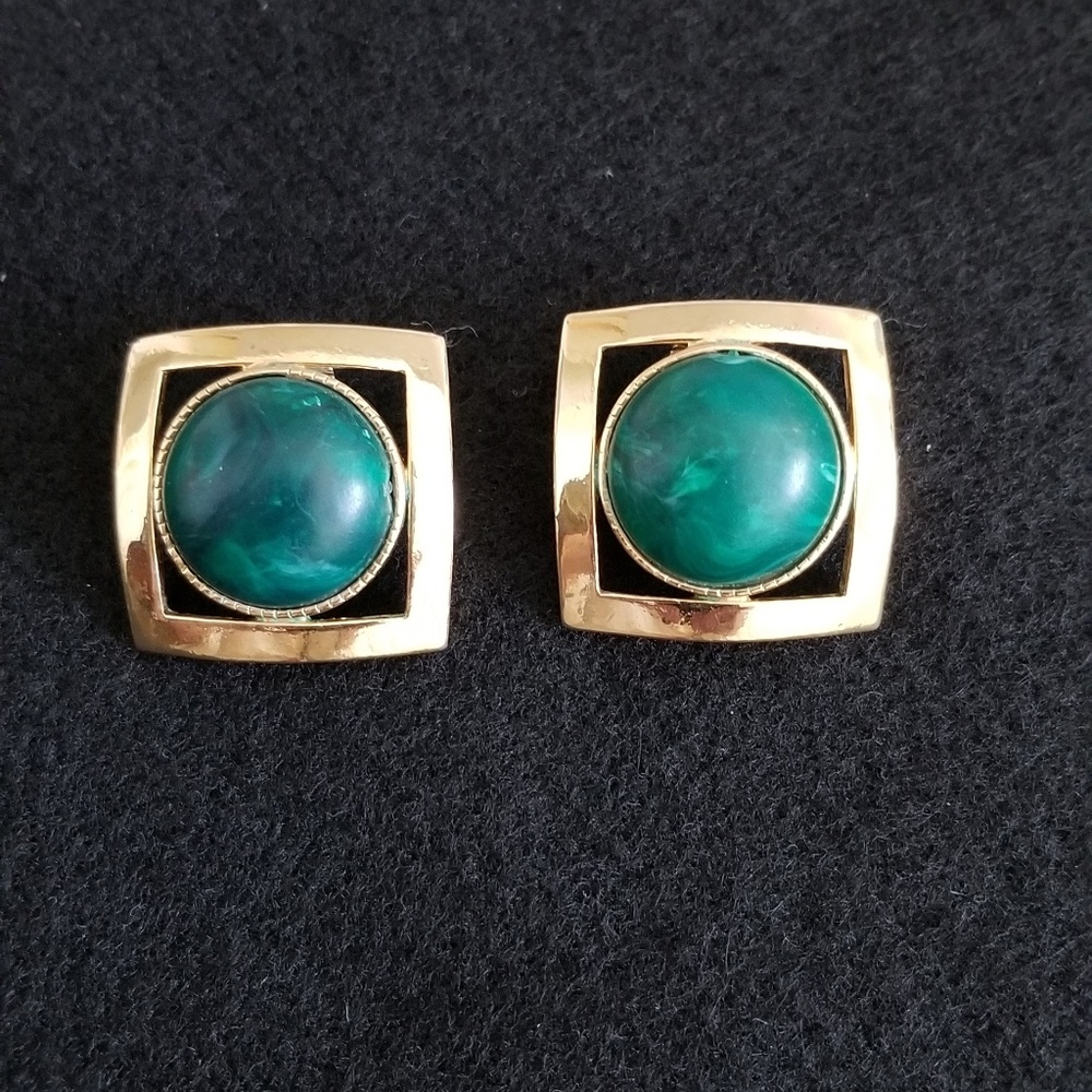 Avon Gold Tone Green Clip On Earrings